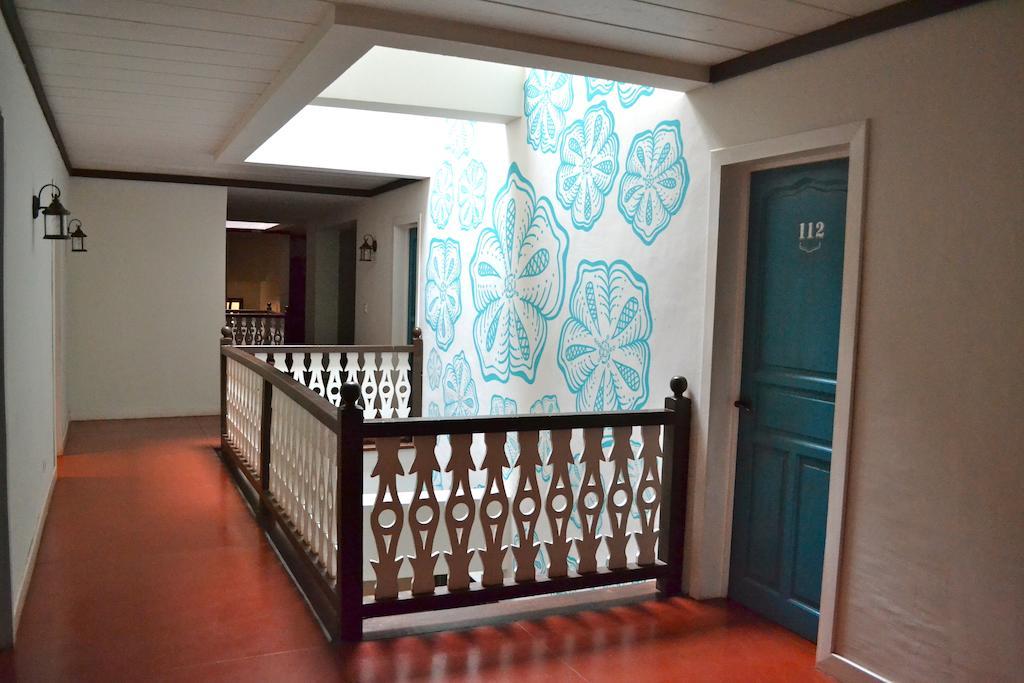 Hotel Isla De Флорес Экстерьер фото