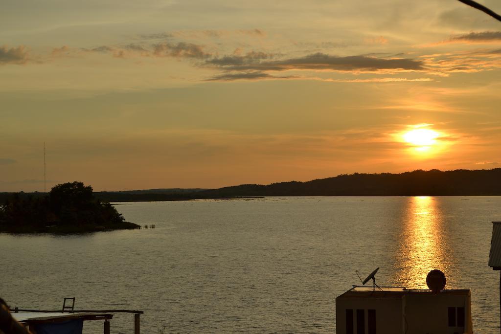 Hotel Isla De Флорес Экстерьер фото