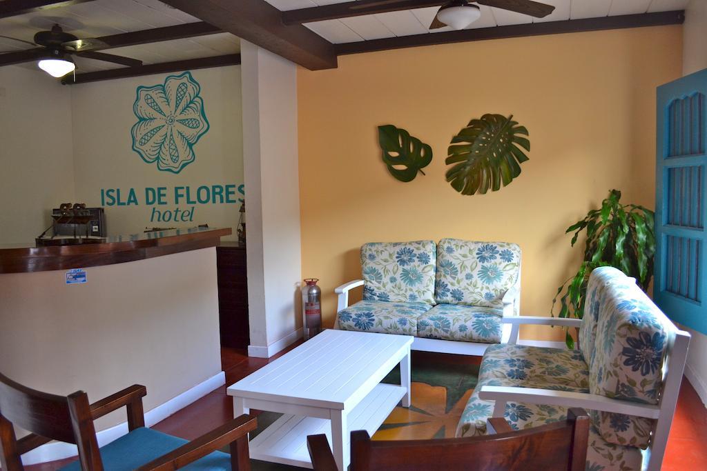 Hotel Isla De Флорес Экстерьер фото